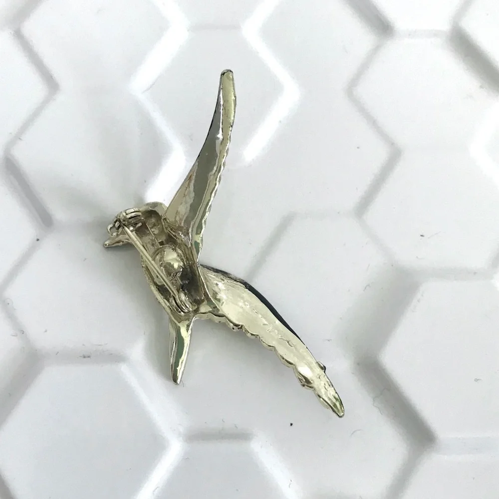 Vintage 1960’s sea gull bird novelty brooch pin